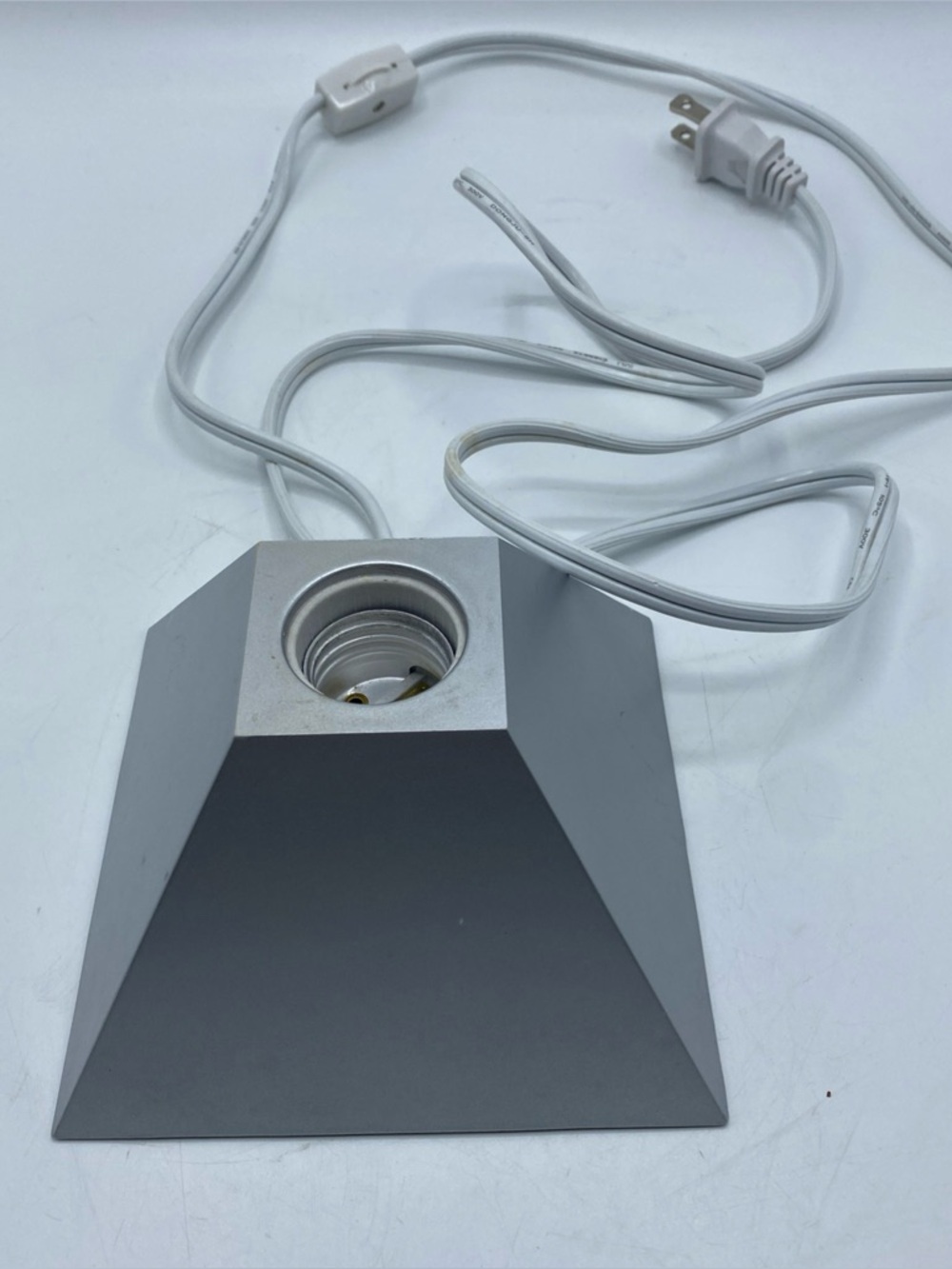 Pyramid-001 Light Lamp Vintage Table Night Light Replacement Base Only APA0205